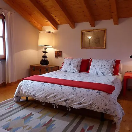 Sleeps 6 Pool Air Con Wifi