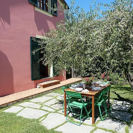 Apartamento Sleeps 6 Pool Air Con Wifi Chiavari