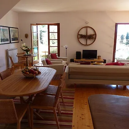 Apartamento Sleeps 6 Pool Air Con Wifi Chiavari