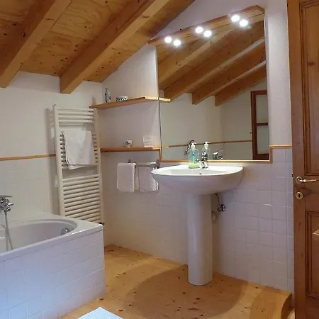 Sleeps 6 Pool Air Con Wifi Apartamento Chiavari